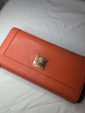 Authentic MCM Munchen Vintage Cognac Leather Trifold Long Wallet Gold Hardware